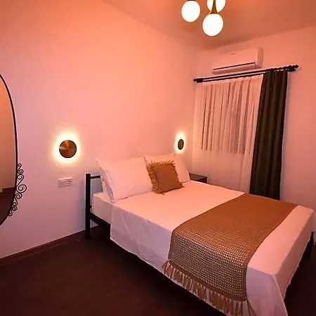 Benjamin Hotel Giris